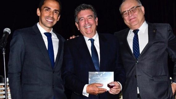 El Dr. José Manuel Navarro, es nombrado Colegiado Honorífico por su destacada trayectoria profesional