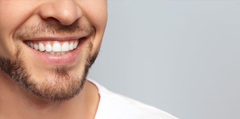 Paciente con implantes dentales